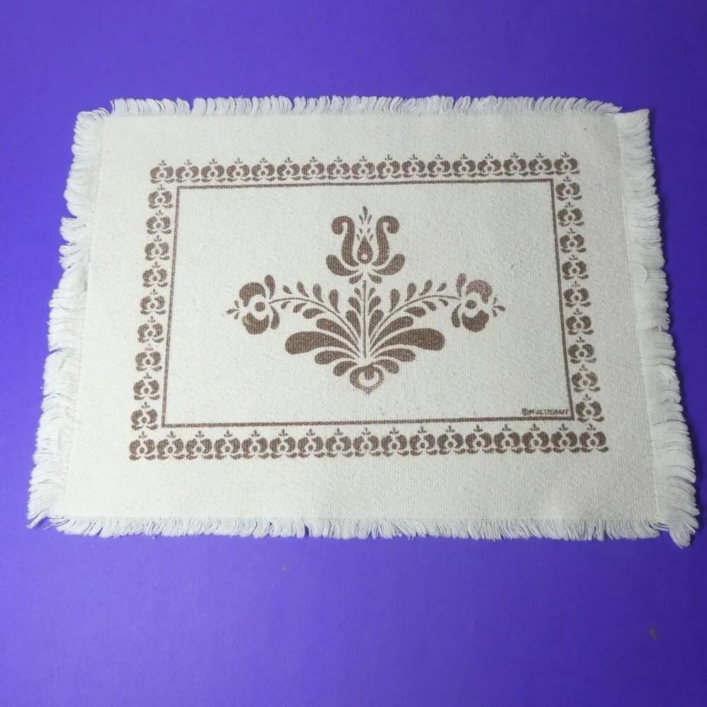 Pfaltzgraff Village Set of 8 Woven Cloth Placemats 12